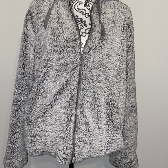 Fuzzy zip up - Picture 1 of 4